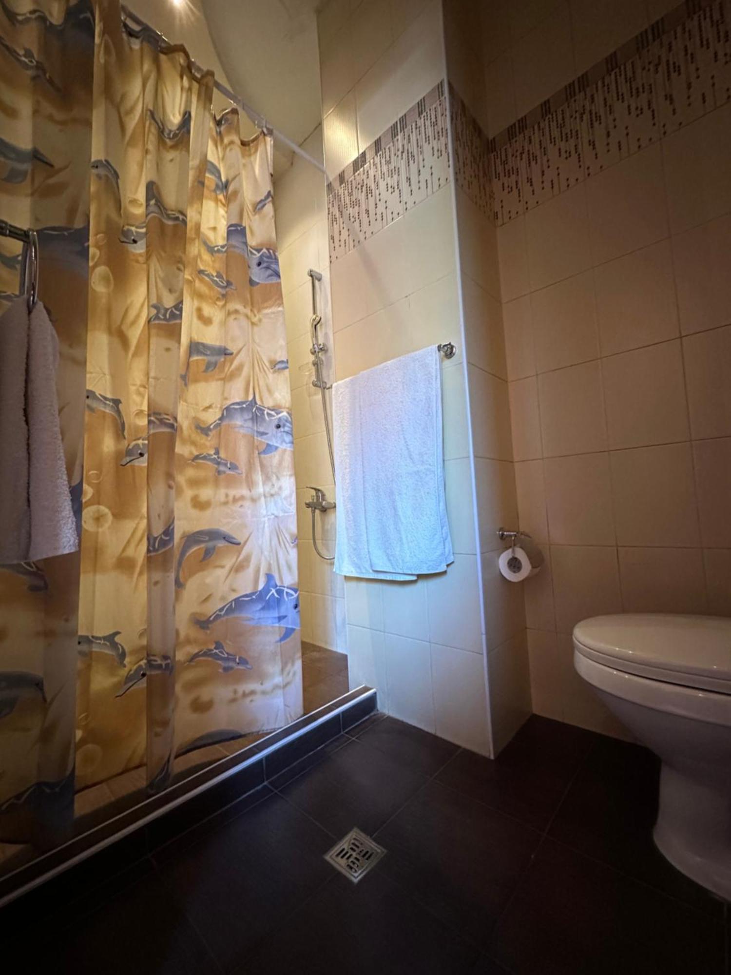 Royal Plus Hotel Erevan Esterno foto