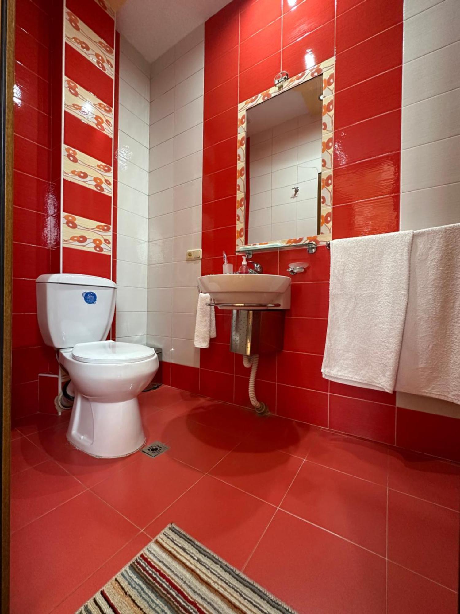 Royal Plus Hotel Erevan Esterno foto